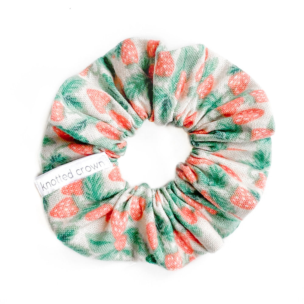 strawberry patch | mini scrunchie